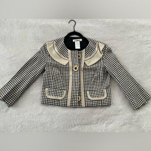 Chloe white and black women’s blazer, euro size T38 which is small.